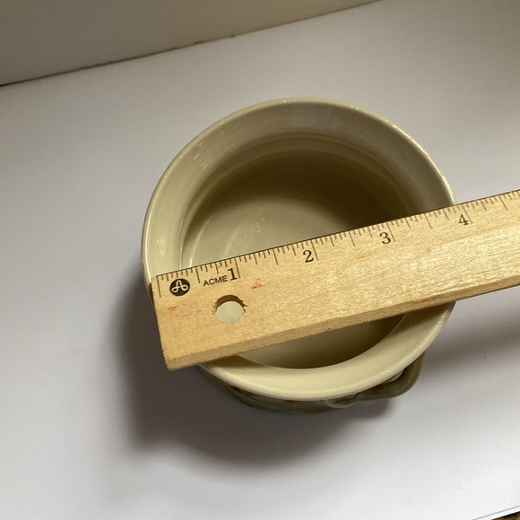 Vintage hand thrown pottery serving bowl. Perfect size for dips or snacks. . - Picture 4 of 9